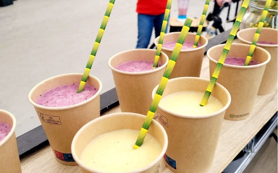 smoothies op een smoothiebar